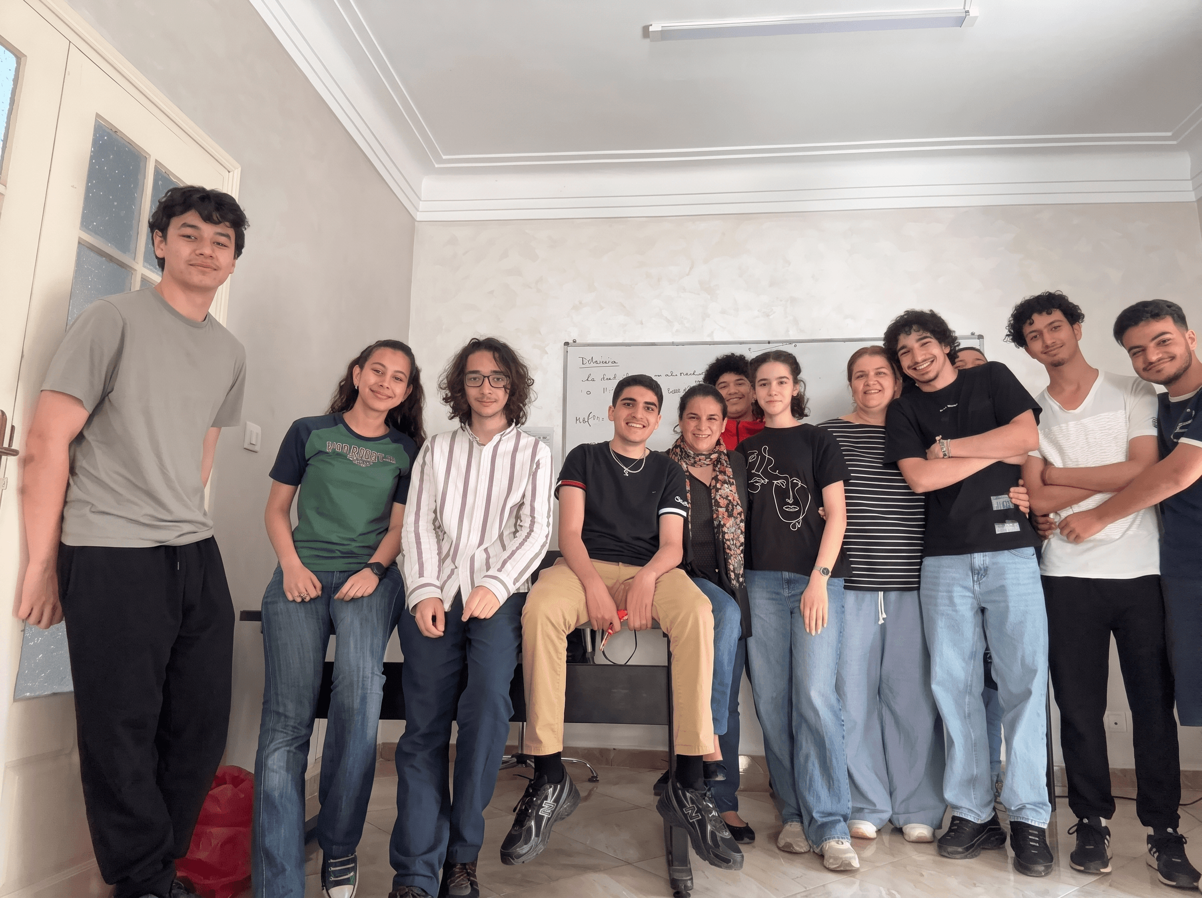 Élèves et enseignants du Lycée Amirouche